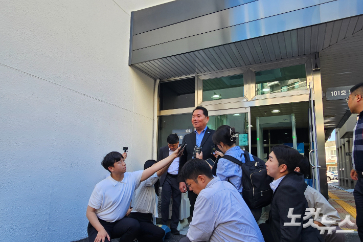 1심 재판이 끝나고 발언하는 신경호 강원특별자치도 교육감. 구본호 기자