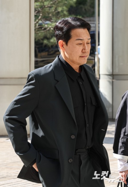 공판 증인 출석하는 박성웅