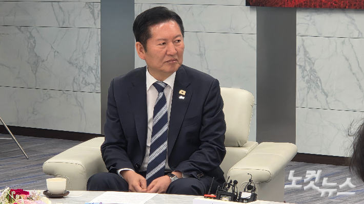 9일 오전 광양제철소를 찾은 정청래 민주당 대표가 간담회에 참석하고 있다. 박사라 기자