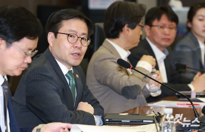 여한구 산업통상부 통상교섭본부장이 9일 오전 서울 중구 대한상공회의소에서 열린 미국 철강·알루미늄·구리 및 파생상품에 대한 무역확장법 232조 관세 개편 관련 민관 합동 점검회의에 참석해 모두발언을 하고 있다.