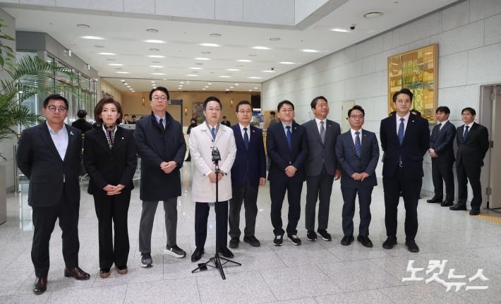 국조특위, 수원지검 현장조사