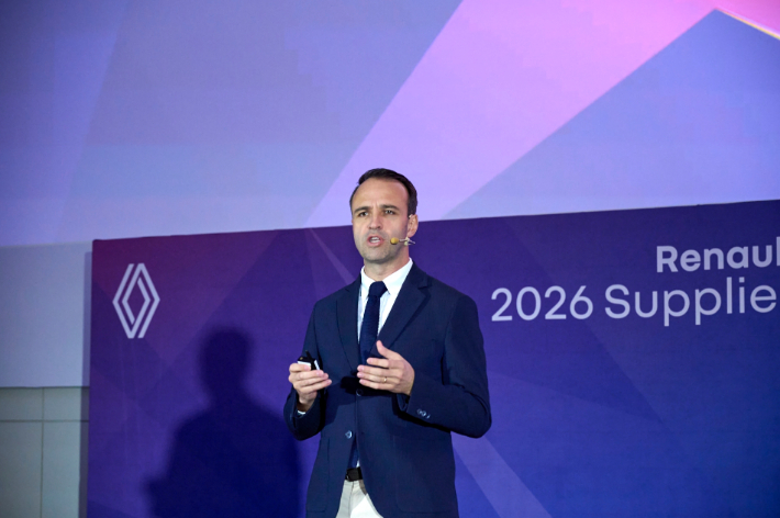니콜라 파리 르노코리아 사장이 '2026 서플라이어 컨퍼런스'에서 발표를 하고 있다. 르노코리아 제공