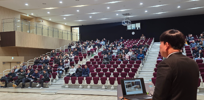 강원특별자치도선거관리위원회는 9일 나라키움원주통합청사에서 공정선거지원단 160여명을 대상으로 지선 대비 공정선거지원단 집합교육을 실시했다. 강원특별자치도선거관리위원회 제공