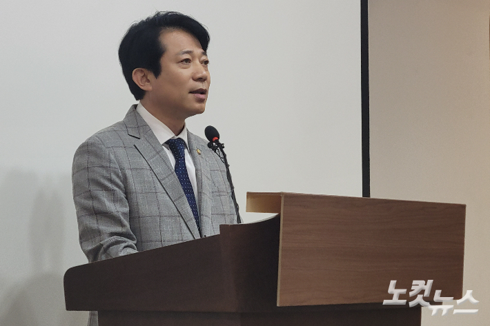 민주당 이강일 국회의원. 박현호 기자