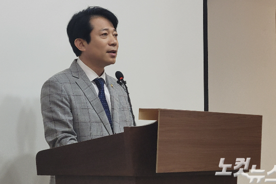 민주당 이강일 국회의원. 박현호 기자