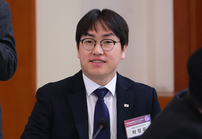  하정우 AI미래기획수석이 9일 청와대에서 열린 국민경제자문회의 제1차 전체 회의에 참석해 있다. 연합뉴스