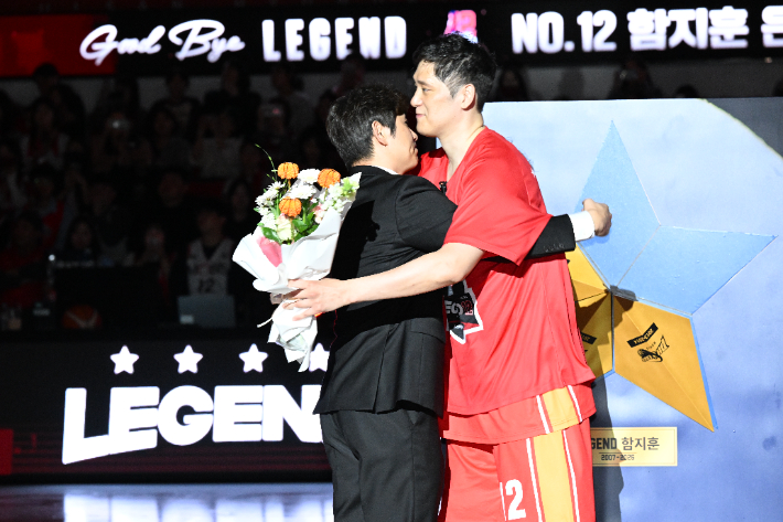 함지훈과 양동근 감독. KBL 제공
