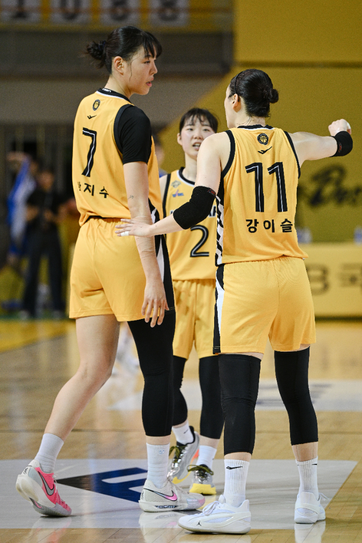 KB스타즈의 허강박 트리오. WKBL 제공