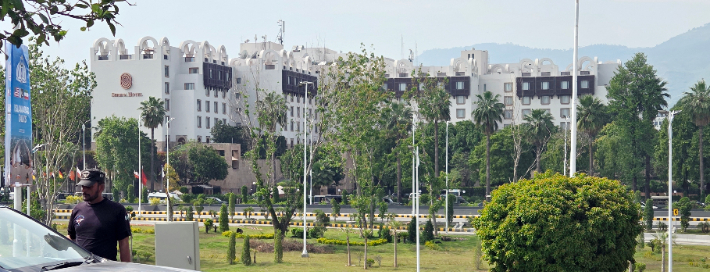 미국과 이란의 첫 종전 협상이 열리고 있는 파키스탄 세레나 호텔 인근. 연합뉴스