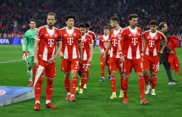 김민재(사진 붉은색 유니폼 왼쪽에서 두번째) 등 바이에른 뮌헨 선수들. 연합뉴스