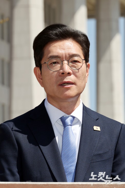 12일 서울 여의도 국회 소통관 앞에서 열린 더불어민주당 수도권 광역단체장 후보 원팀간담회에서 정원오 서울시장 후보가 발언을 하고 있다.