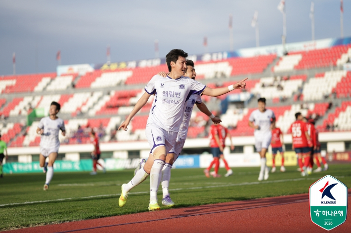 득점에 성공한 뒤 기뻐하는 안양 김영찬. 한국프로축구연맹 제공