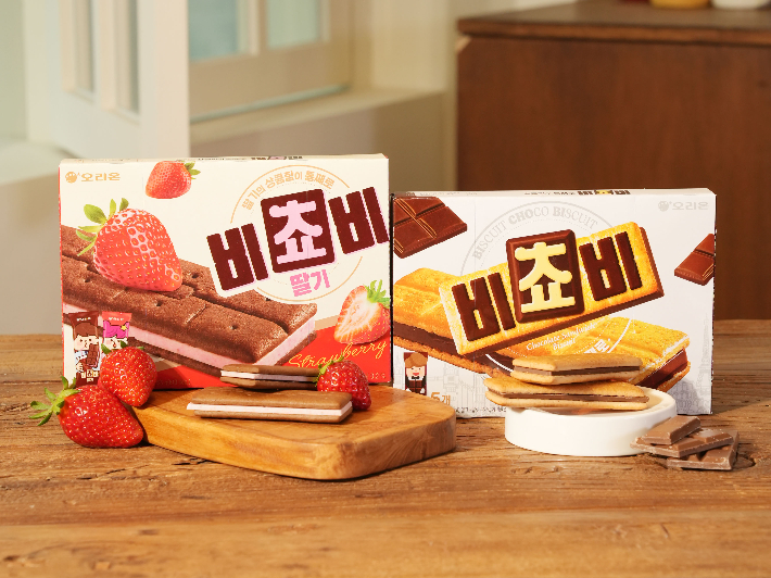 오리온이 '비쵸비' 생산 라인을 증설하고 '비쵸비 딸기'를 정식 출시한다. 오리온 제공