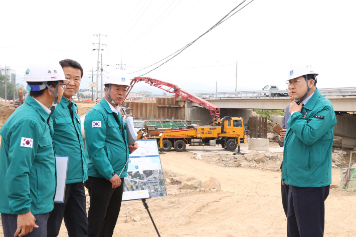 주낙영 경주시장이 현장을 점검하고 있다. 경주시 제공