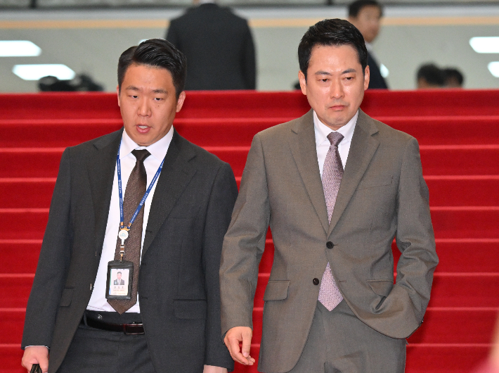 국민의힘 장동혁 대표(오른쪽). 연합뉴스