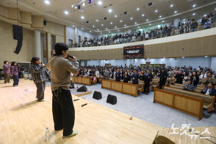"다음세대 세운다" CE선교찬양집회, 완주서 뜨거운 예배