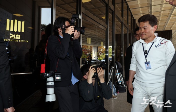 유튜버 전한길, 검찰 출석