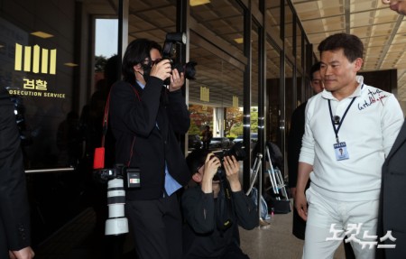 유튜버 전한길, 검찰 출석