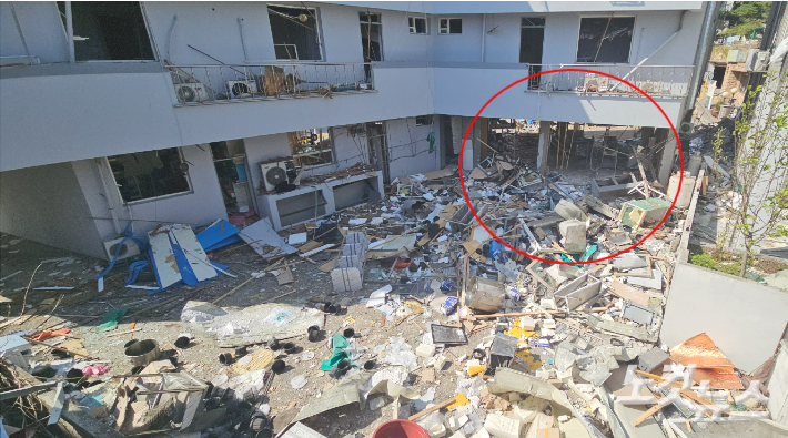 폭발 사고가 발생한 지점. 인근 주택은 전부 피해를 입었다. 임성민 기자