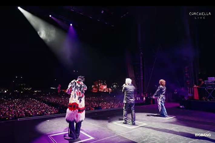 빅뱅이 코첼라에 출연하는 건 데뷔 20년 만에 처음이다. 코첼라 유튜브 라이브 캡처