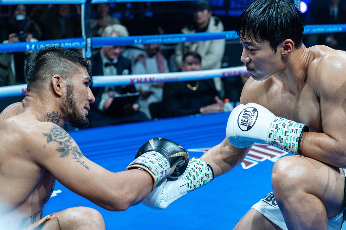 배우 우도환은 '사냥개들2' 매력에 대해 "다른 액션 작품과 달리 빠른 템포의 두 주먹에서 나오는 도파민이 있다"며 "최근에 복싱 붐이 있는 거 같아서 시기도 딱 좋은 거 같다"고 밝혔다. 넷플릭스 제공