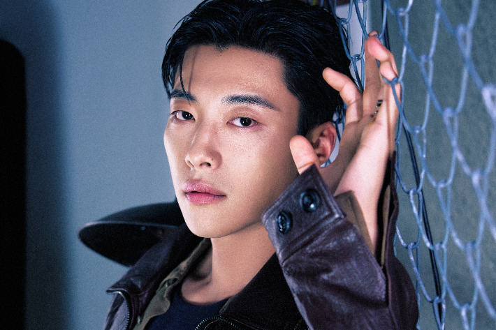 배우 우도환은 연기를 처음 시작했을 당시 목표에 대해서도 언급했다. 그는 "우리나라의 주성치가 되고 싶었다"며 "주성치 영화를 표현하는 사람들은 B급을 S급으로 만든다고 얘기한다. 유독 액션 작품도 좋아해서 더 그랬던 거 같다'고 밝혔다.