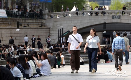 4월에 28도?…때 이른 초여름 날씨