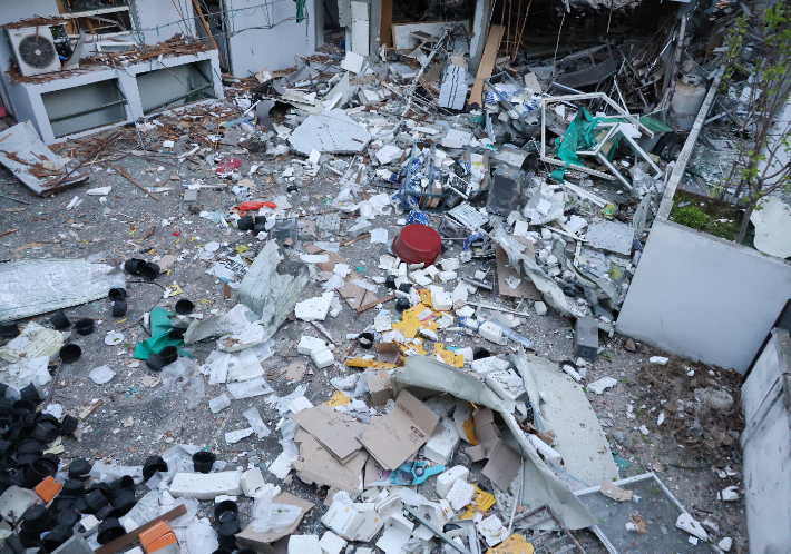 폭발 지점으로 추정되는 음식점 뒤편 공터. 연합뉴스