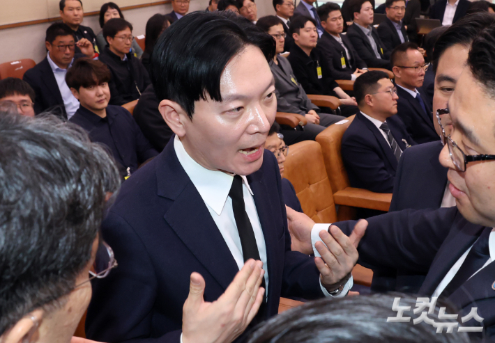 14일 윤석열 정권 정치검찰 조작기소 의혹 사건 진상규명 국정조사특별위원회 전체회의 '쌍방울 대북 송금 사건 관련 청문회'에 출석한 박상용 검사. 윤창원 기자