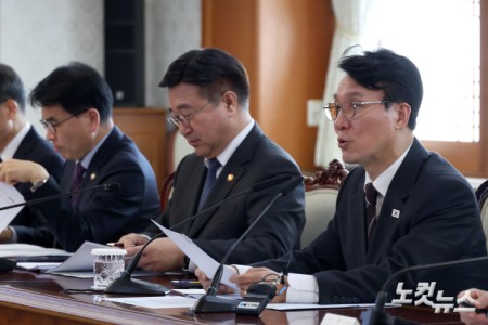 모두발언하는 김민석 국무총리