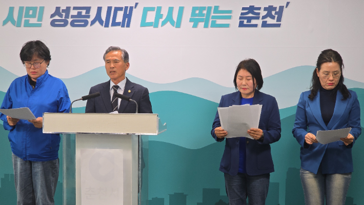 더불어민주당 권주상 춘천시의원은 "동면 세대공감 행정주민복합문화센터 사업이 특정 개인의 성과가 아닌 주민과 행정, 의회가 함께 만든 결과다"고 반박했다.   권주상 춘천시의원 제공