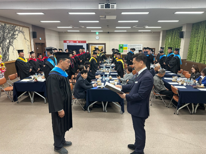 제20기 울진녹색농업대학 수료식. 울진군 제공