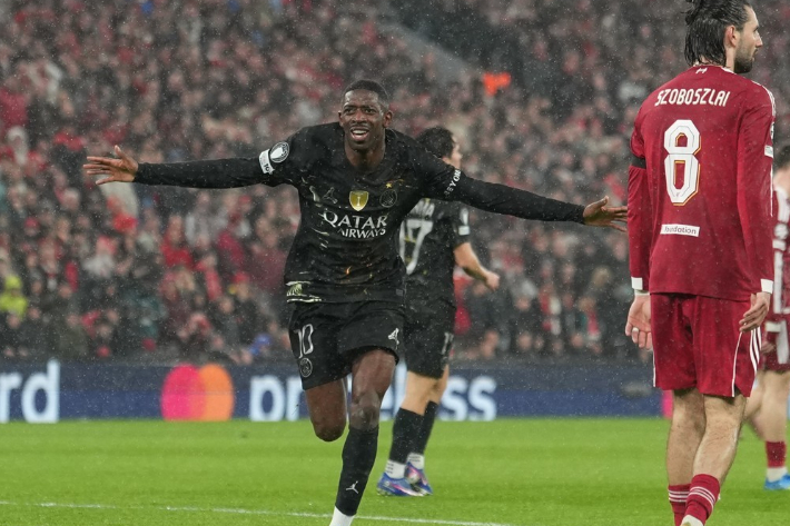 골세리머니를 펼치는 PSG의 우스만 뎀벨레. 연합뉴스