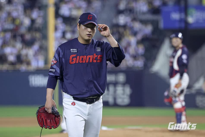 롯데 우완 나균안은 14일 LG와 원정에 선발 등판해 호투를 펼쳤지만 시즌 첫 승을 신고하지 못했다. 롯데 