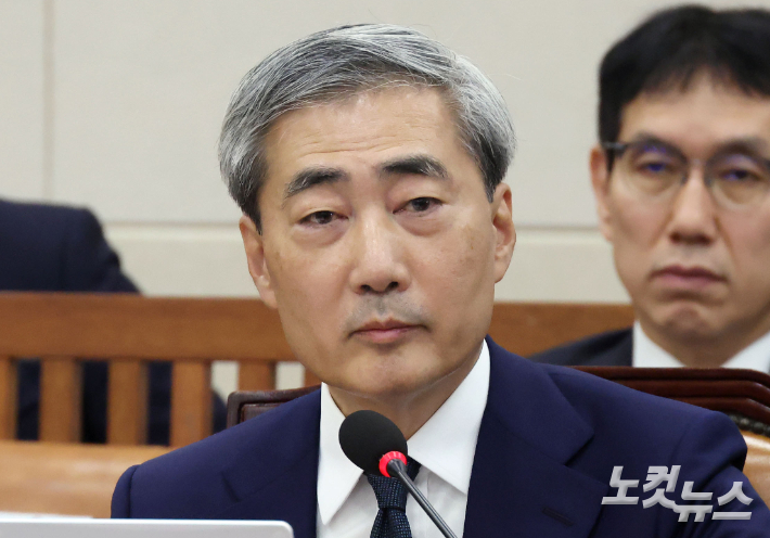 신현송 한국은행 총재 후보자가 15일 국회 재정경제기획위원회에서 열린 인사청문회에 출석해 질의를 듣고 있다. 황진환 기자