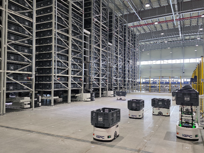 로봇·AI 기술이 적용된 인천항 스마트 공동물류센터. 해수부 제공