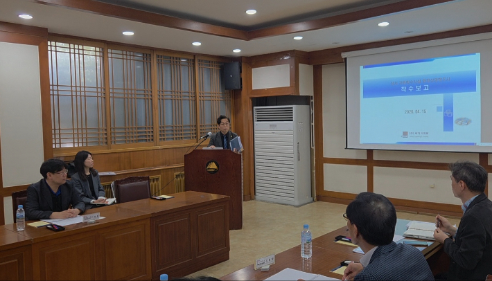 성서자원회수시설 주민지원협의체는 15일 대구시청 산격청사에서 열린 성서자원회수시설 2·3호기 환경 영향조사 용역 착수보고회에 참석해 2·3호기 대보수 사업을 재검토해야 한다고 촉구했다. 서민우 위원장 제공