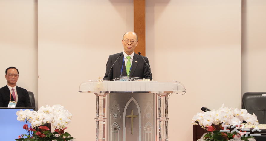 한상인 목사(광주순복음교회)가 '크리스천의 목표와 성취'란 제목으로 설교하고 있다. 한세민