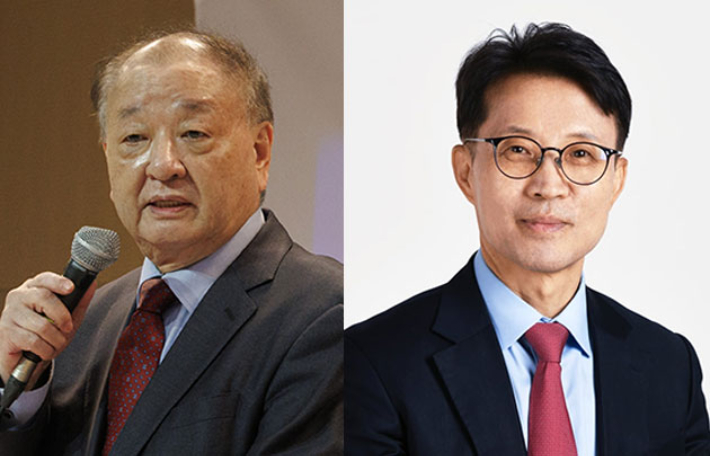 민주평화통일자문회의 수석부의장에 임명된 강창일 전 의원(왼쪽)과 김진오 전 CBS 사장. 청와대 제공