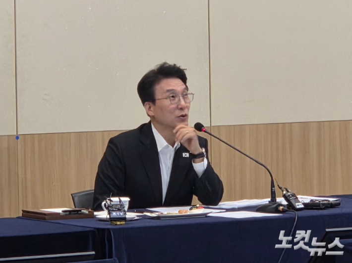 김민석 국무총리가 여수세계섬박람회 점검회의에서 발언하고 있다. 유대용 기자