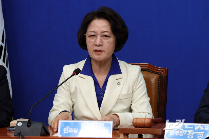 더불어민주당 추미애 경기지사 후보가 지난 13일 서울 여의도 국회에서 열린 후보 환영식에서 발언을 하고 있다. 윤창원 기자