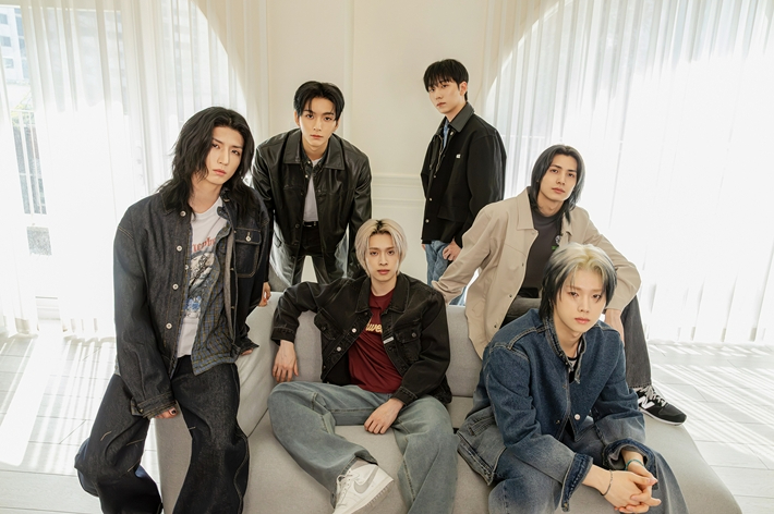 이번 앨범에는 타이틀곡 '보이저'를 비롯해 총 7곡이 수록됐다. JYP엔터테인먼트 제공