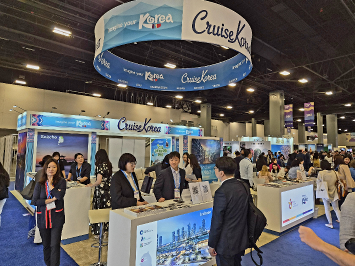 강원관광재단은 지난 13일부터 16일까지 미국 마이애미에서 개최된 'Seatrade Cruise Global 2026' 박람회에 참가해 속초항을 중심으로 한 크루즈 기항지 유치 마케팅을 적극 추진했다. 강원관광재단 제공