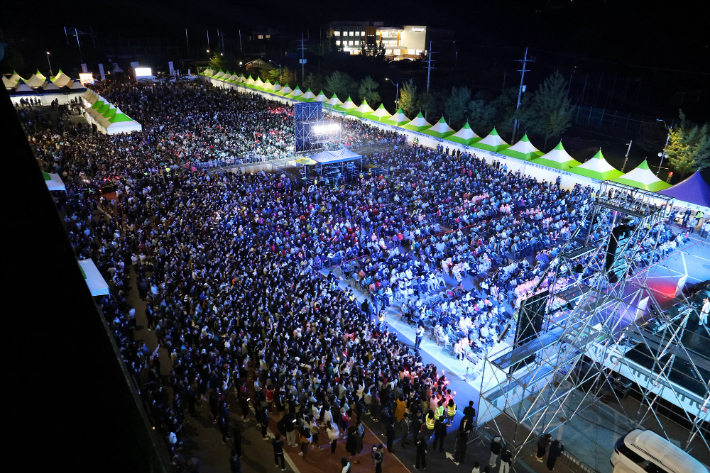 동해무릉제 행사장을 찾은 인파. 동해시 제공