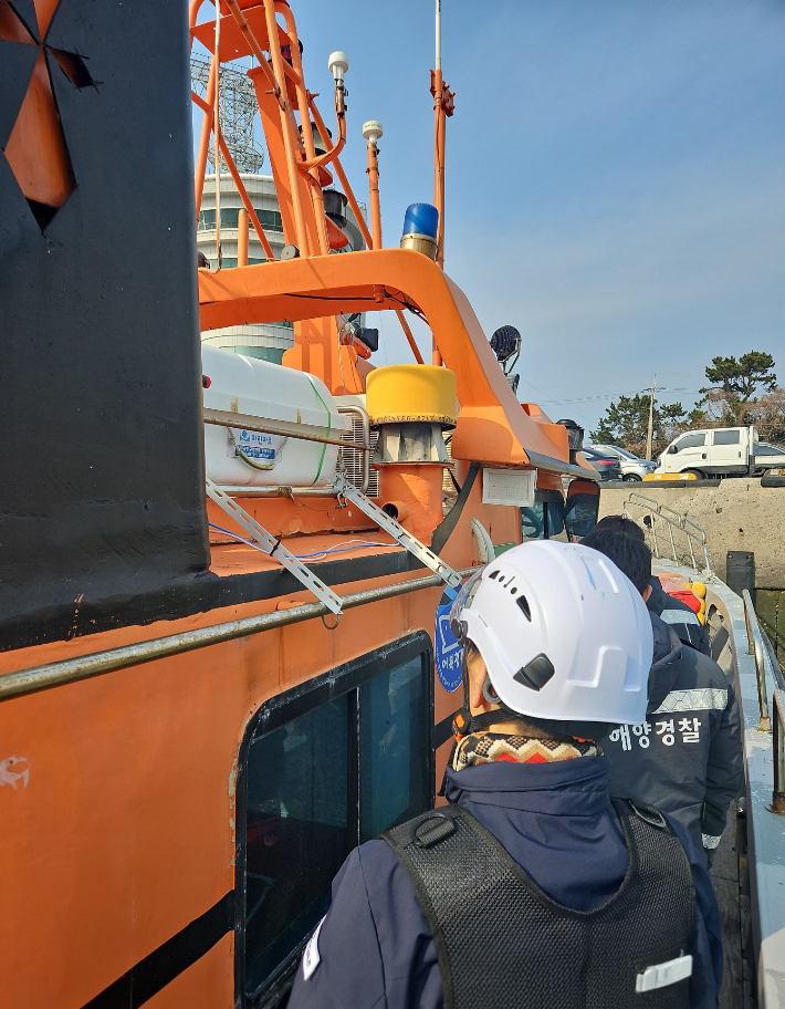 전라남도는 해양경찰서 등과 합동으로 봄철 낚시어선 안전 점검에 나선다. 전라남도 제공
