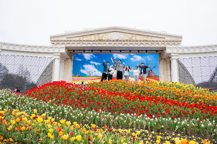 튤립축제가 한창인 포시즌스가든. 삼성물산 제공