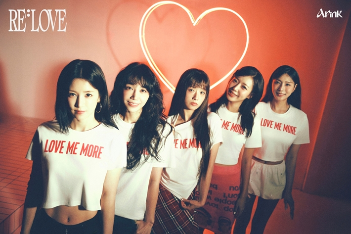 에이핑크는 지난 1월 열한 번째 미니앨범 '리 : 러브'를 발매했다. 위드어스엔터테인먼트 제공