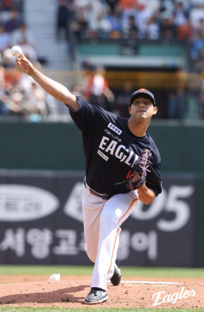 에르난데스의 역투 모습. 한화 