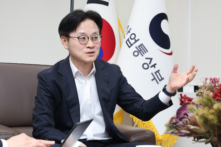 김정관 산업통상부 장관. 연합뉴스