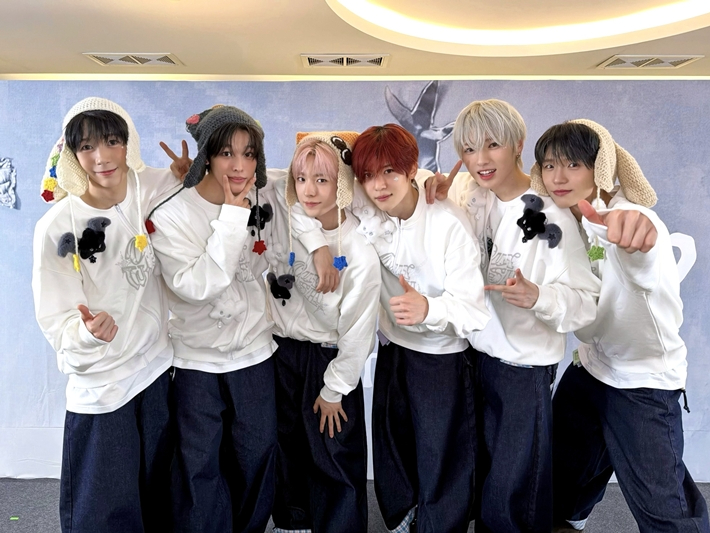 지난 17일부터 19일까지 서울 송파구 올림픽공원 케이스포돔에서 첫 단독 콘서트 앙코르 공연 '인투 더 위시 : 아워 위시 앙코르 인 서울'을 개최한 그룹 NCT 위시. NCT 위시 공식 트위터